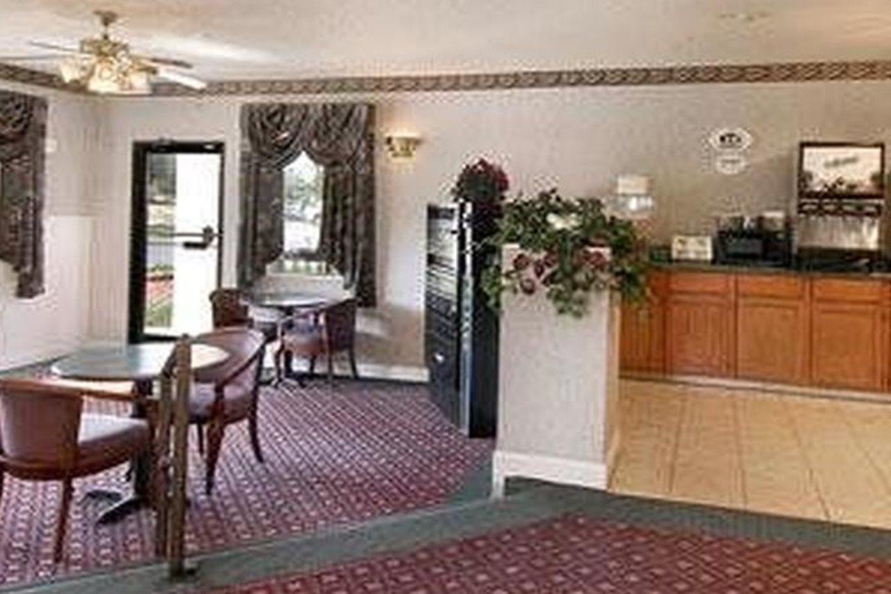 Rodeway Inn Lumberton Extérieur photo