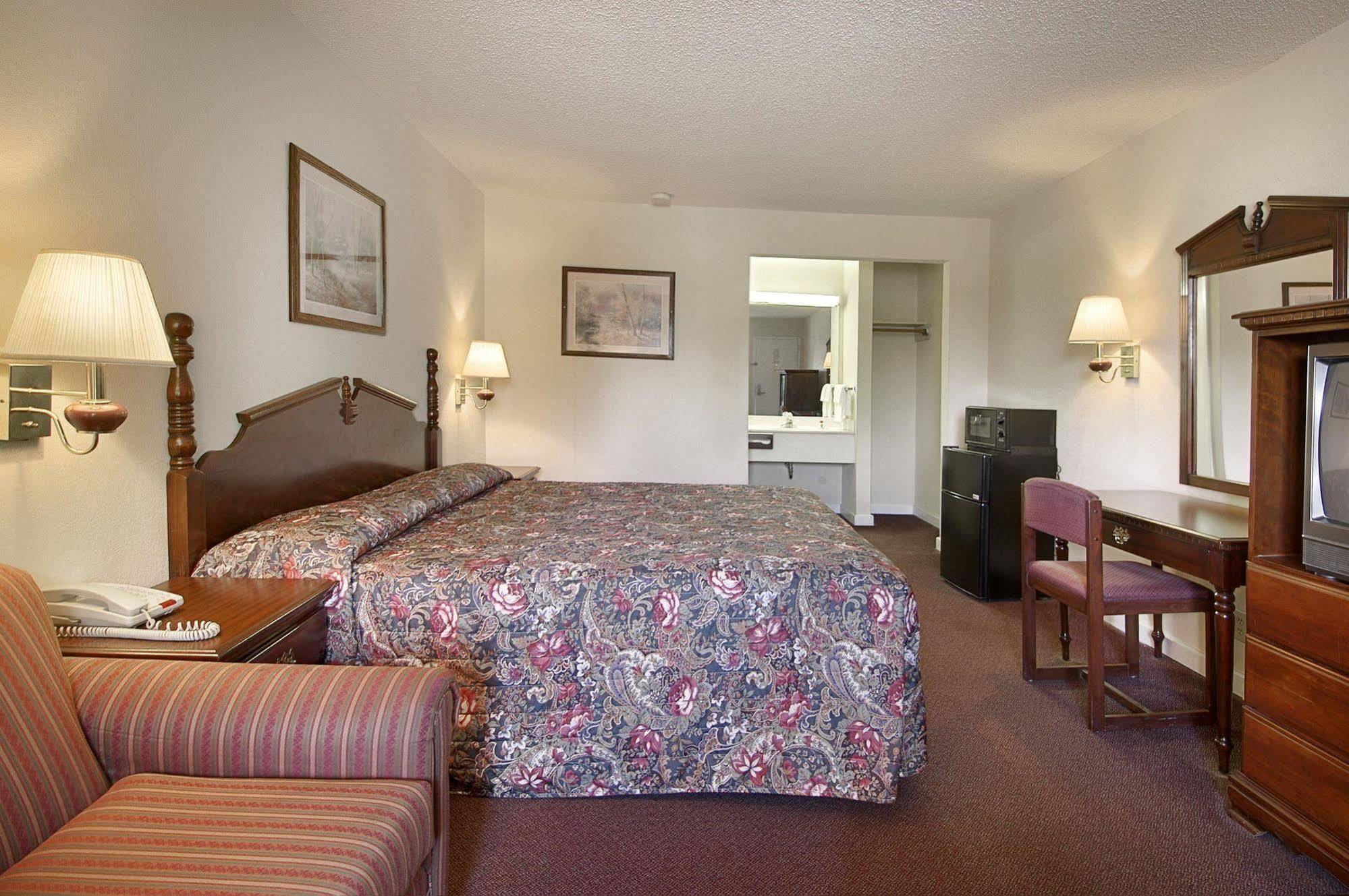 Rodeway Inn Lumberton Extérieur photo